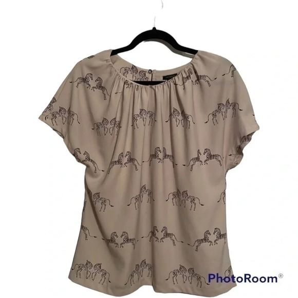 Ann Taylor Gray Short Sleeve Blouse Zebra Design Button Closure Small Career S - Picture 1 of 6